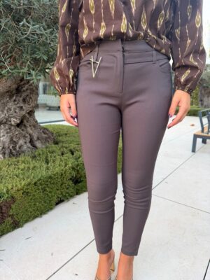 Pantalón hebilla
