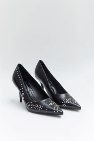 Zapatos tacón tachuelas