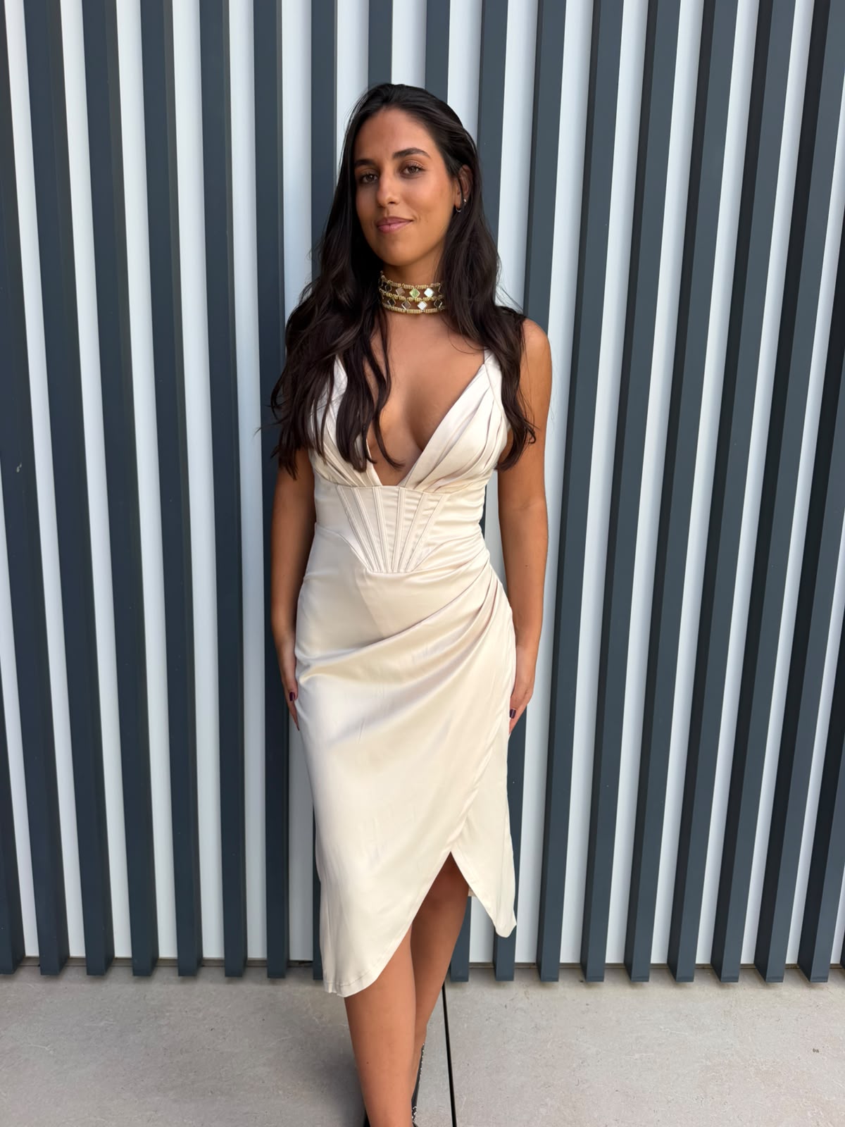 Vestido beig fiesta Lily
