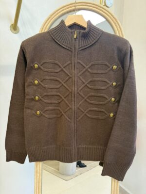 Chaqueta punto botones dorados